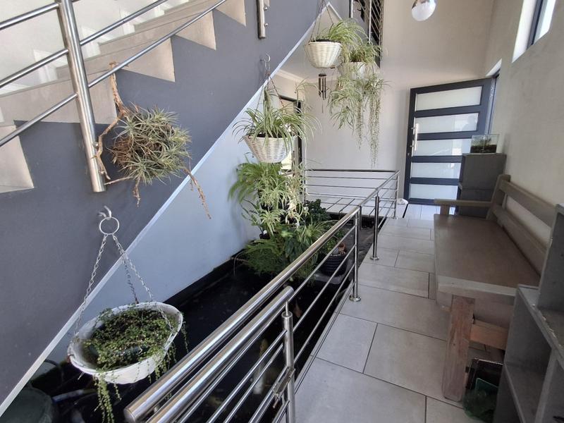 5 Bedroom Property for Sale in Sandy Point Western Cape